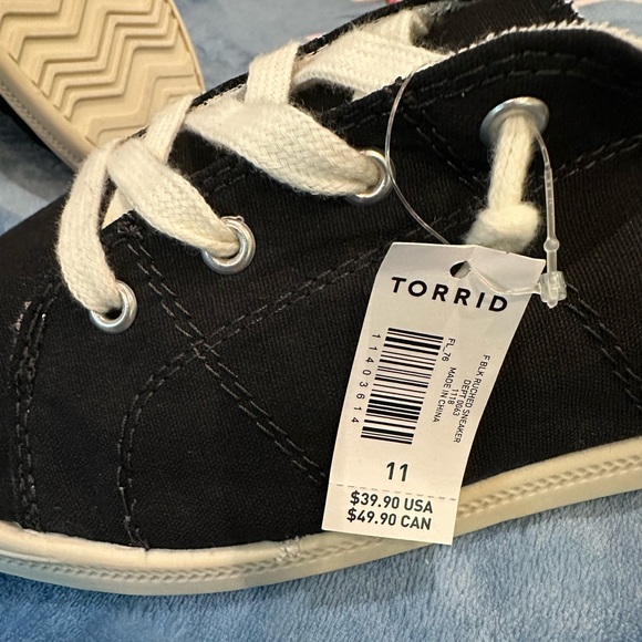 Torrid Riley Ruched Black Sneakers - Picture 5 of 5